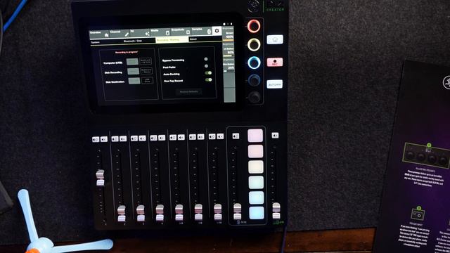 Mackie DLZ Creator смотреть онлайн