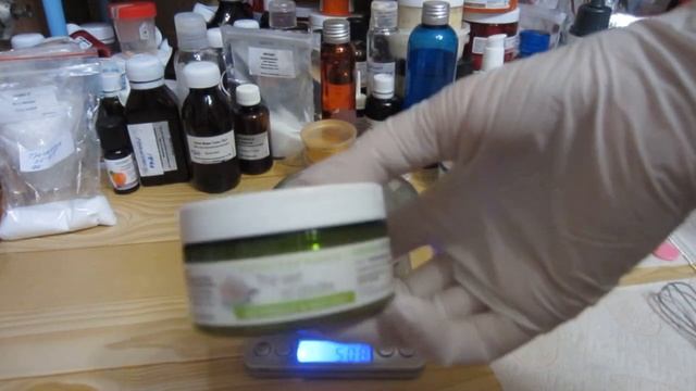 УВЛАЖНЯЮЩИЙ КРЕМ-БРОНЗАТОР ДЛЯ ТЕЛА / МЕРЦАЮЩИЙ БЛЕСК