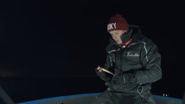 Ночная ловля судака с лодки. Выбор мест ловли и приманок на большой реке. смотреть онлайн