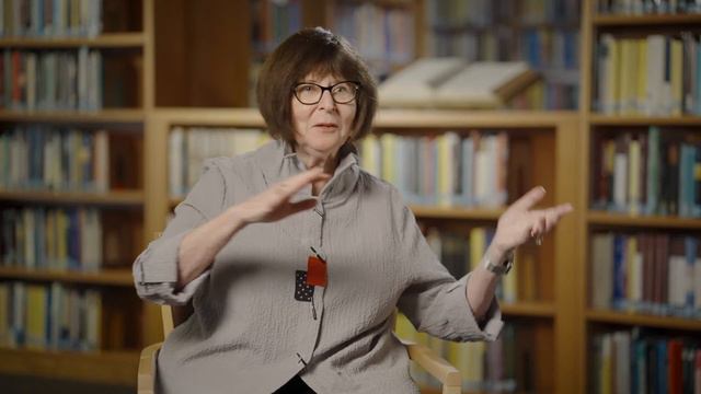 Lenore Blum on a Feminist View of Science vs AWM смотреть онлайн