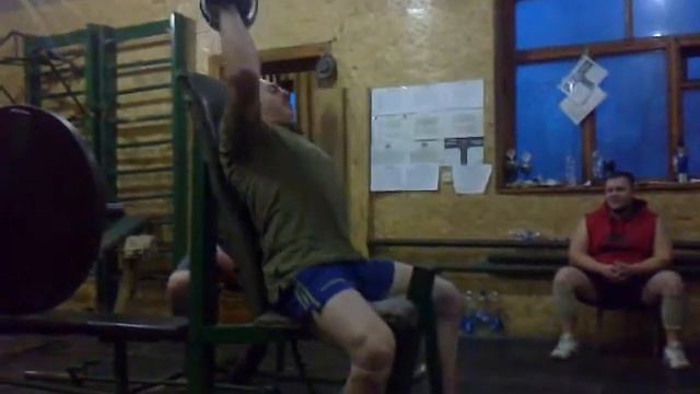 жим арнольда,хотел улучшить предыдущий результат,24кг на 23раза,но не хватило силёнок смотреть онлайн