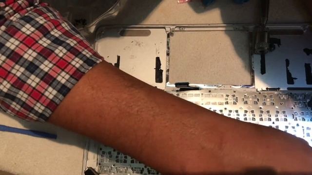 CAMBIAR TECLADO  TRACKPAD, MACBOOK PRO, RETINA 13IN, A1502, Parte 2