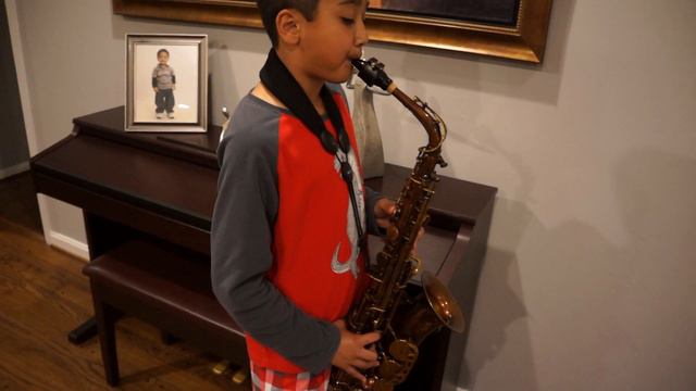 Ronan playing Brubeck's "Three to Get Ready" on his Keilwerth MKX alto saxophone смотреть онлайн