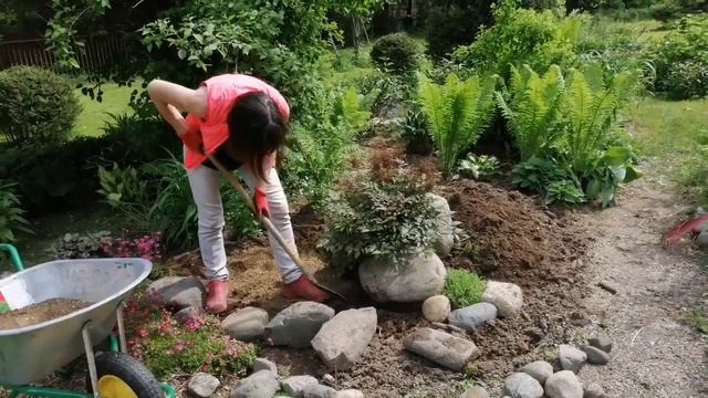 Камни в саду. Почему переделываю участок сада. смотреть онлайн