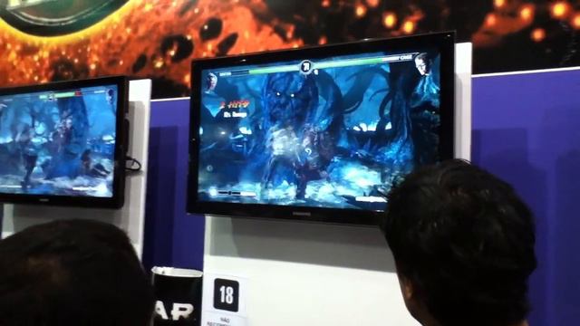 Stand do novo Mortal Kombat na Brasil Game Show 2010, com presença do produtor Hector Sanchez 2 смотреть онлайн