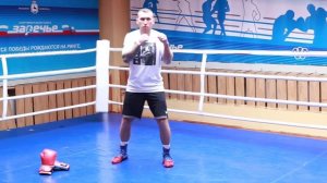 Боксерская стойка. Как правильно встать в боксе. Правильная стойка от чемпиона