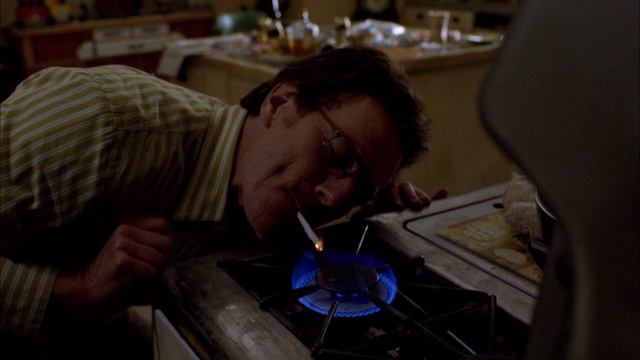 Во все тяжкие/Breaking Bad (кубик в кубе) - Уолтер курит "травку". смотреть онлайн