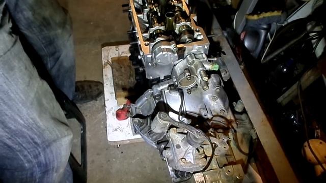 115 . Устанавливаем  датчик положения коленвала двигателя  Джили МК ( копия  двгателя TOYOT A4-FE )