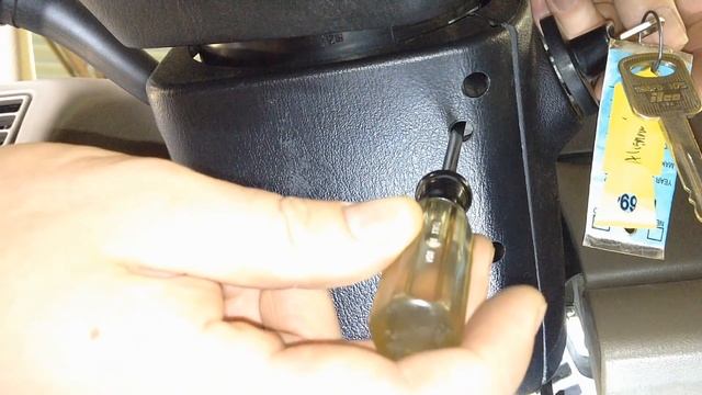 Ford Quick Tips: #25 Ford Ignition Lock Cylinder Removal смотреть онлайн