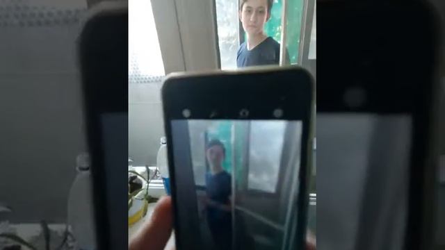 Годзила курит на балконе смотреть онлайн