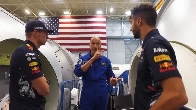 Daniel Ricciardo and Max Verstappen visit NASA's Johnson Space Center смотреть онлайн