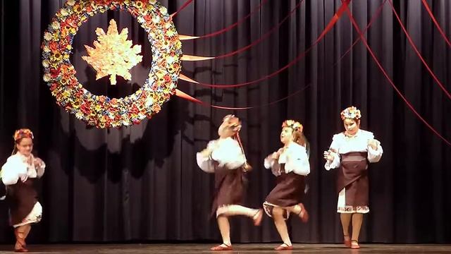 Veselka Group with Hordolianka dance смотреть онлайн
