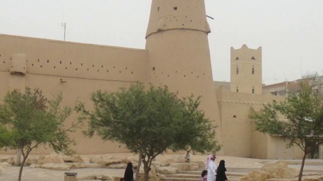 Эр-Рияд ( Riyadh ) - город, столица Саудовской Аравии. смотреть онлайн