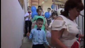 _Прощальный танец-уход на выпускной с шарами_ в д_с (10гр.).mp4