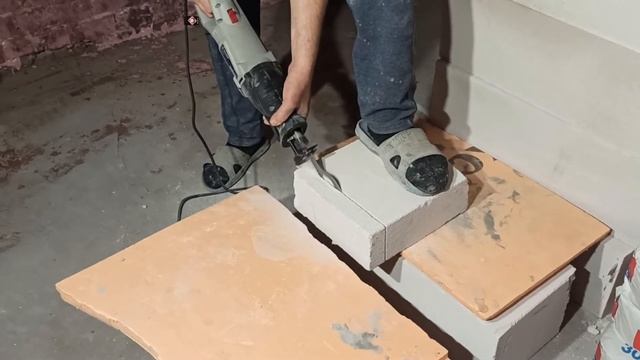 Как пилитьгазоблок блоки не ломая полотно . смотреть онлайн