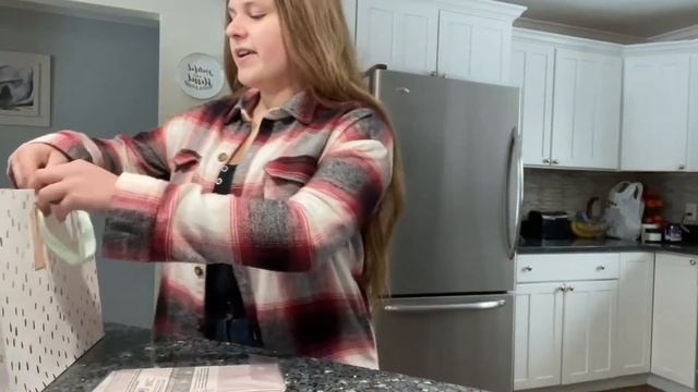 SHOP WITH ME FOR MY BEST FRIEND'S BIRTHDAY GIFT: putting together birthday gifts | polina смотреть онлайн