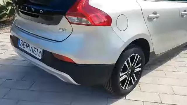 VOLVO V40 2.0 D2 CROSS COUNTRY смотреть онлайн