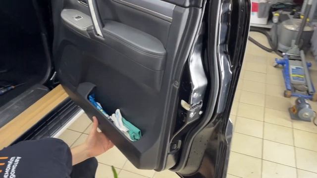 Mitsubishi Pajero 4 - инструкция по разборке дверей смотреть онлайн