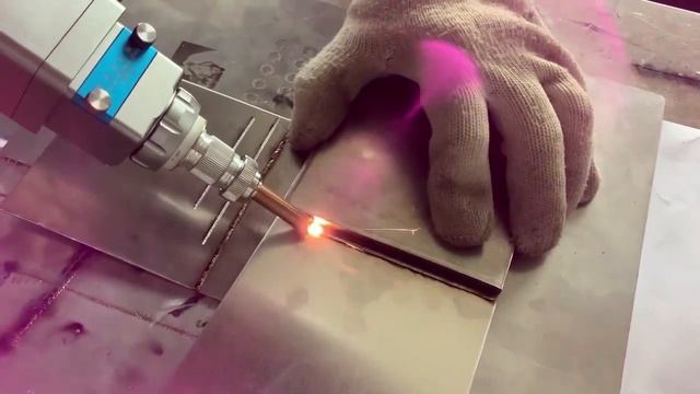 ✔️ Волоконно лазерная сварка 1 кВт | Ручной лазерный сварочный аппарат смотреть онлайн