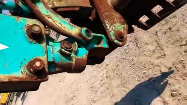 Осмотр Экскаватора на аукционе в Японии . Мы его купили . Комплектация с гидромолотом встроенным смотреть онлайн