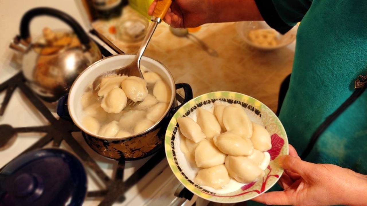 Сколько надо варить вареники с творогом замороженные ? смотреть онлайн