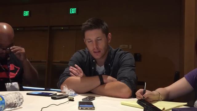Interview with Supernatural's Jensen Ackles - Comic Con 2015 смотреть онлайн