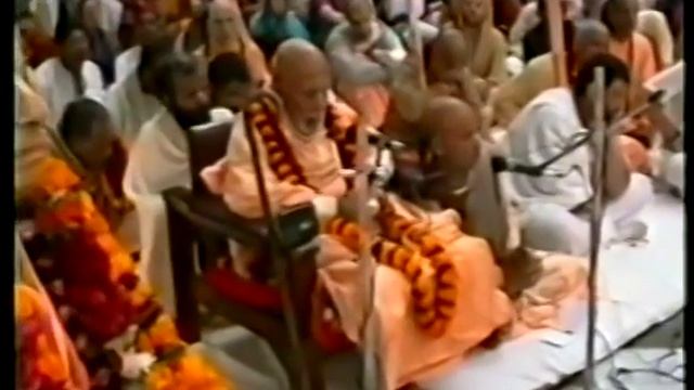 Srila Bhakti Pramod Puri Goswami At Sri Krishna Balaram Mandir