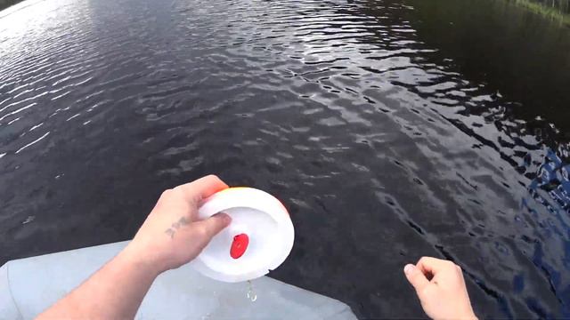 ЛОВЛЯ НА КРУЖКИ НА ЛЕСНОМ ОЗЕРЕ. ОТКРЫЛ СЕЗОН. смотреть онлайн