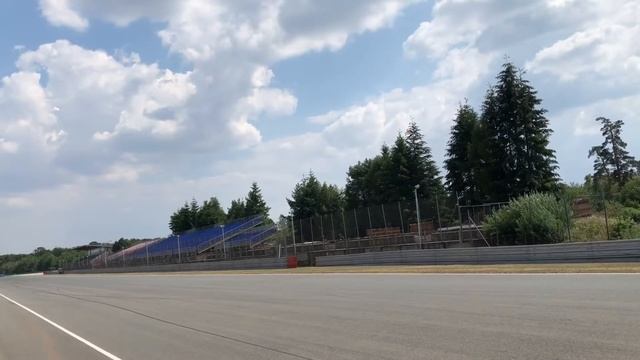 Ferrari 599XX & 599XX EVO BRUTAL accelerations and downshifts смотреть онлайн