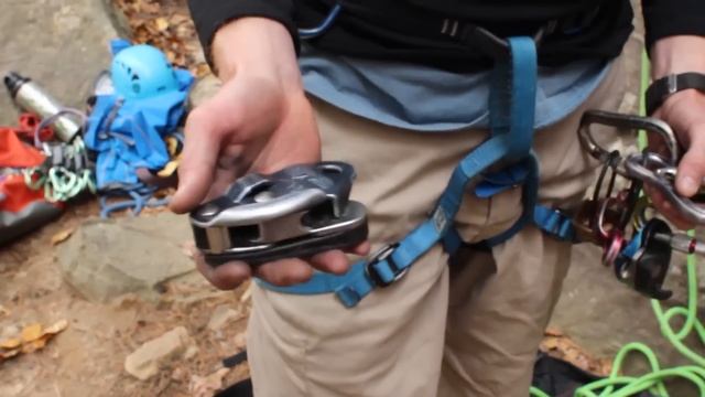 Rock Climbing Basics: How to Tie Yourself In & Belaying Basics смотреть онлайн