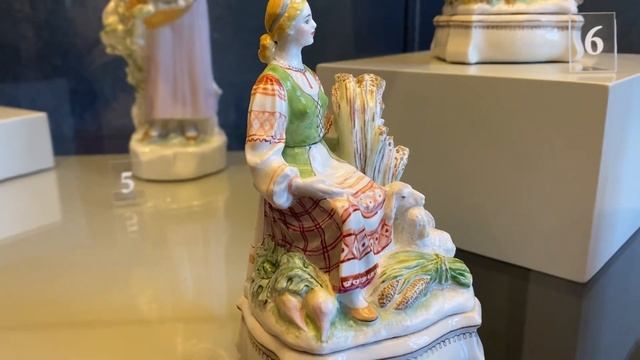 В МУЗЕЕ ДЕКОРАТИВНО-ПРИКЛАДНОГО ИСКУССТВА | ЛЕТНИЕ ДНИ | КАТАЕМСЯ НА ВЕЛОСИПЕДАХ смотреть онлайн