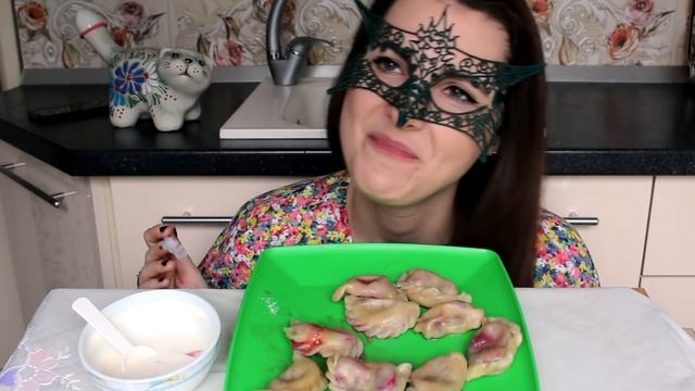 АСМР Мукбанг Вареники с вишнями/ASMR Mukbang Ukrainian Cherry Dumplings