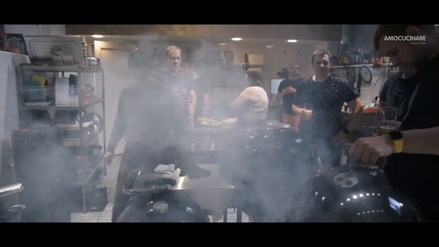 Рулет из птицы 11 слоев или как проходят курсы по копчению в Гриль Академии Weber смотреть онлайн