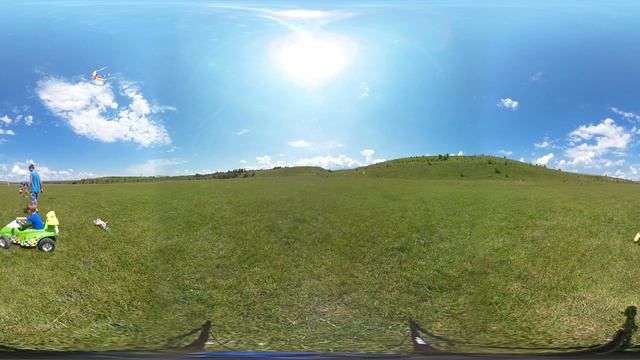 360VR For KIDS | Дети запускают летающего змея. Развлечения для детей в 360 градусов