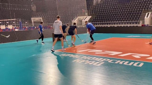 "Хоккейная" тренировка волейболистов "Енисея" смотреть онлайн