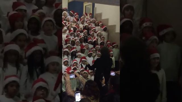 Chorale de Noël à l'école de Juliette 2 смотреть онлайн