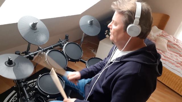 drum Cover funky with Alesis Turbo mesh kit смотреть онлайн