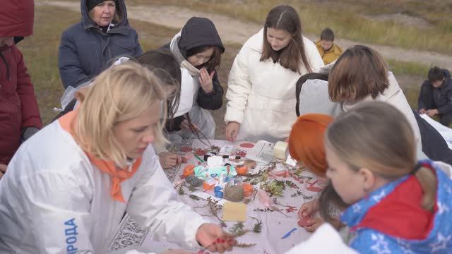 Экопикник в Новом Порту объединил любителей природы смотреть онлайн