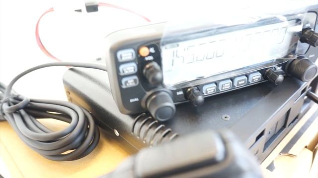 IC-2730入荷！　アイコム144/430MHz最新デュアル　IC-2730＆IC-2720比較！ смотреть онлайн