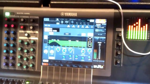 Yamaha CL5 Digital Mixing Console смотреть онлайн