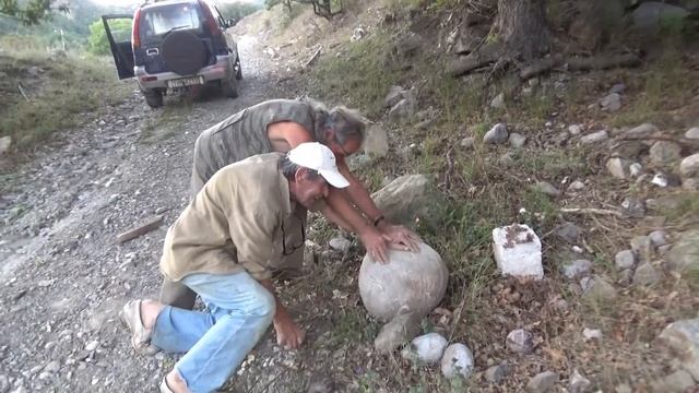 КАК БРАТКИ КАМЕНЬ С РЕКИ ТАЩИЛИ смотреть онлайн