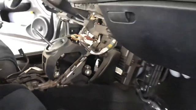 Чистка кондиционера пеной Honda Civic 5d 2006.