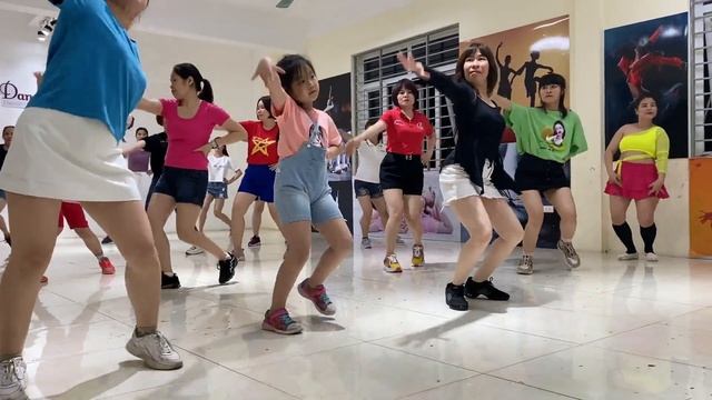 Senorita - bachata Huy Trần Dance смотреть онлайн