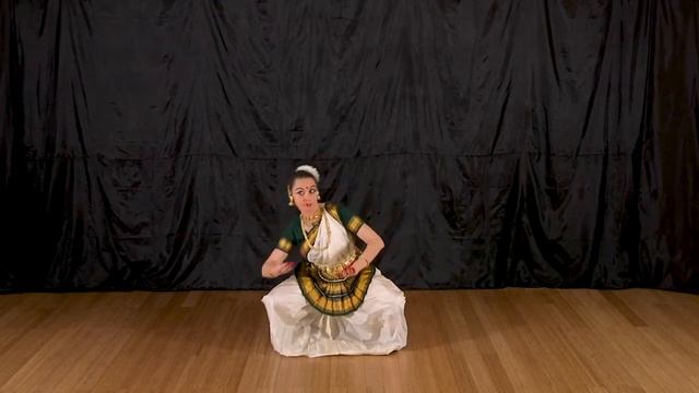 Соловьёва Анна - Школа-студия индийского классичecкого танца в стилe Мохиниаттам Ласья Калакари смотреть онлайн