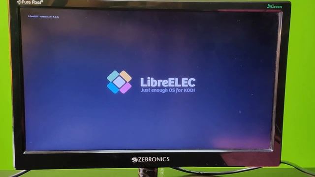 Build Your Own Media Center Using Kodi and Raspberry Pi Zero W | Raspberry Pi Zero Project смотреть онлайн