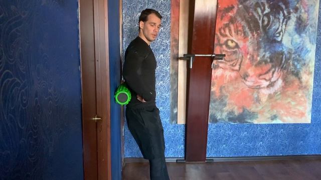 Как правильно раскатываться от стены с Foam Roller смотреть онлайн