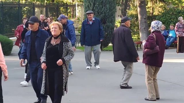 Kharkiv Харьков Танцы Алые розы Парк Горького 2020 смотреть онлайн