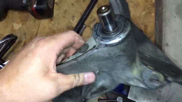 4.0L Jeep A/C Bracket, Fan Clutch Bearing Replacement $19 смотреть онлайн