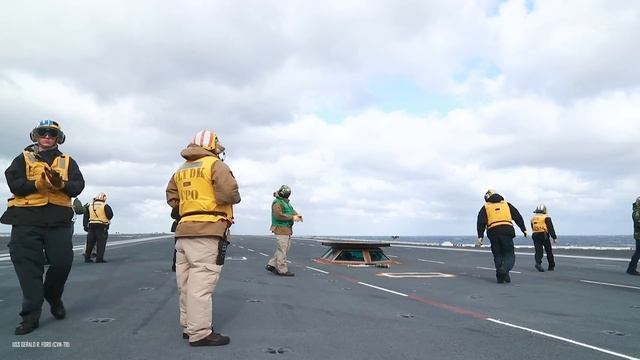 USS Gerald R. Ford aircraft carrier acts quickly in the Eastern Mediterranean смотреть онлайн