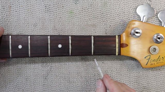 Vintage Fender Bass Guitar Repair and Set Up (Part 1) смотреть онлайн